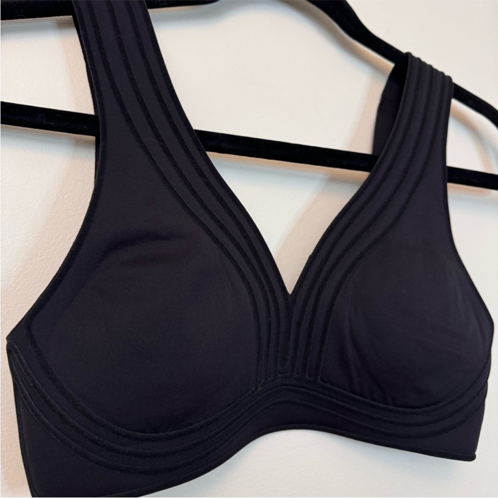 lululemon black get in line bra size 4 - Picture 4 of 7